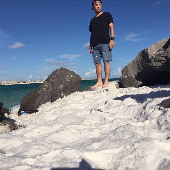 Meet your Posher, Kyle - Picture 1 of 1